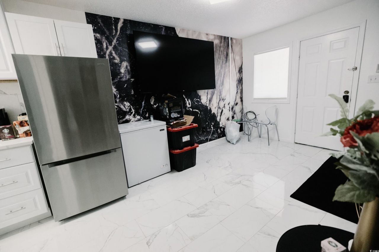 307 Flagg St. Photo 4