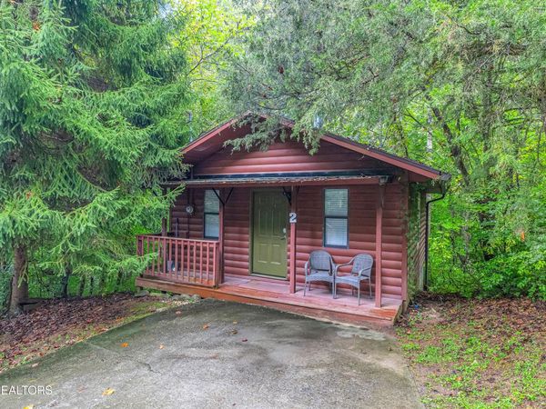 2036 Ridge Rd, Pigeon Forge, TN 37863