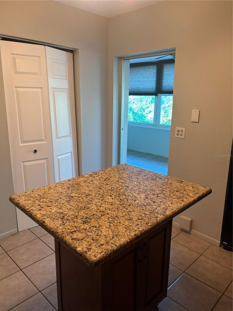 6645 1st Avenue N, Unit 307, Saint Petersburg, FL 33710 Photo