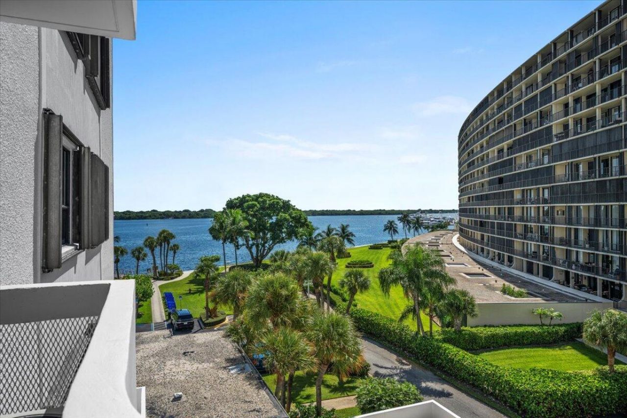 1200 Marine Way, Unit 304, North Palm Beach, FL 33408 Photo