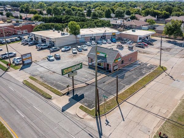 455 W Pioneer Parkway, Grand Prairie, TX 75051