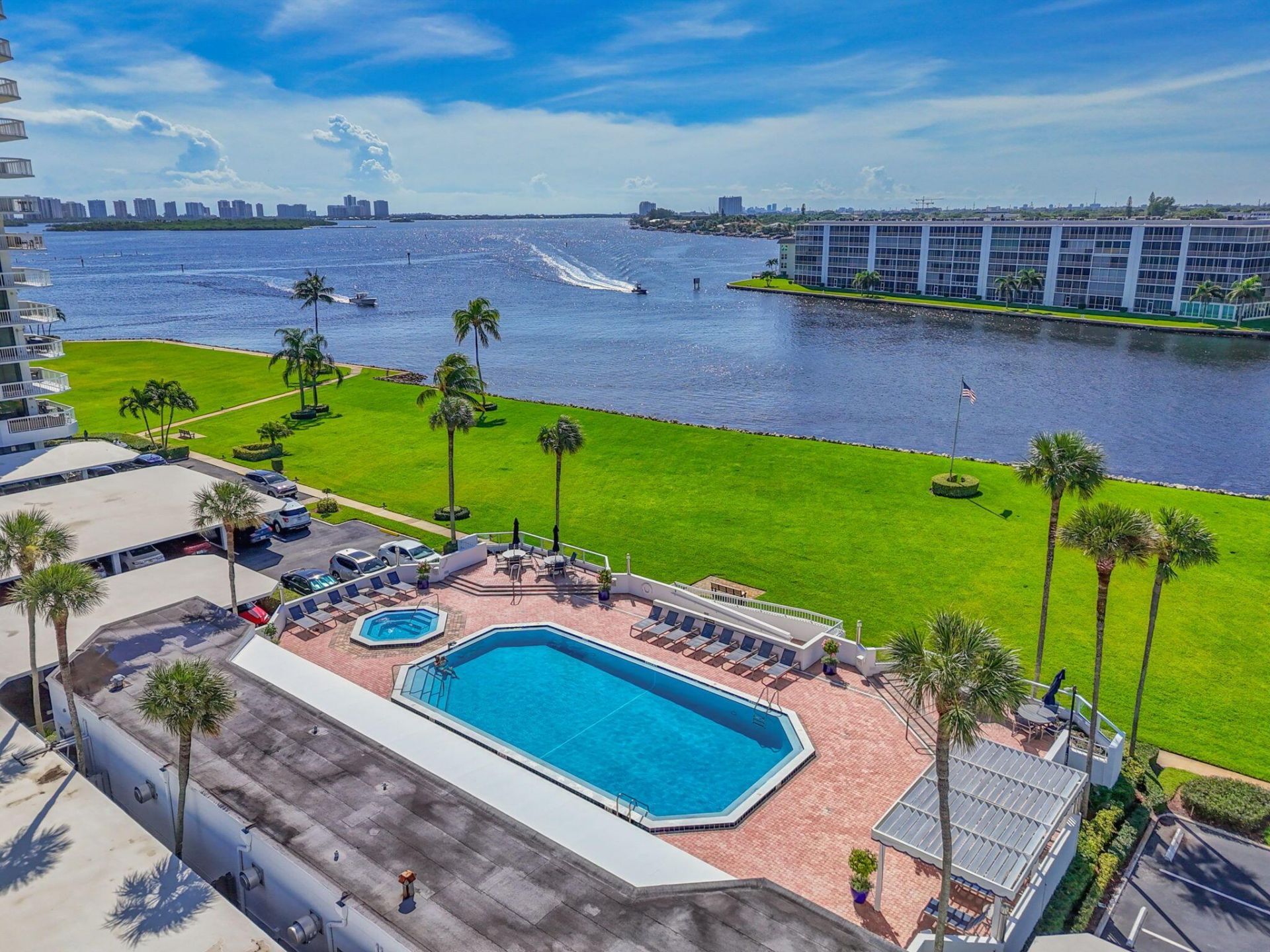 115 Lakeshore Drive, Unit 746, North Palm Beach, FL 33408 Photo