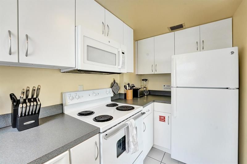 341 N Birch Road, Unit 416, Fort Lauderdale, FL 33304 Photo