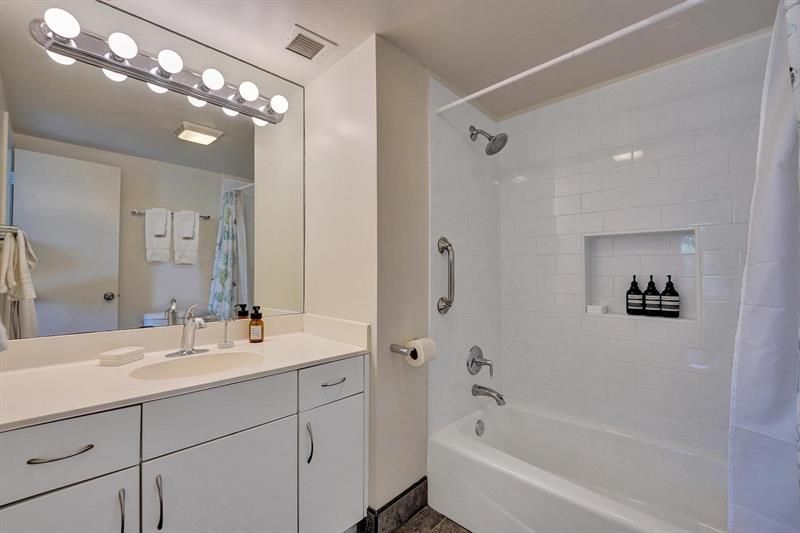 341 N Birch Road, Unit 416, Fort Lauderdale, FL 33304 Photo