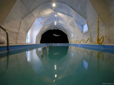 11 Day, Cornwall, CT 06754