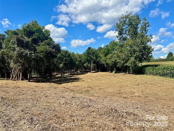 2095 Hatties Way, Hamptonville, NC 27020