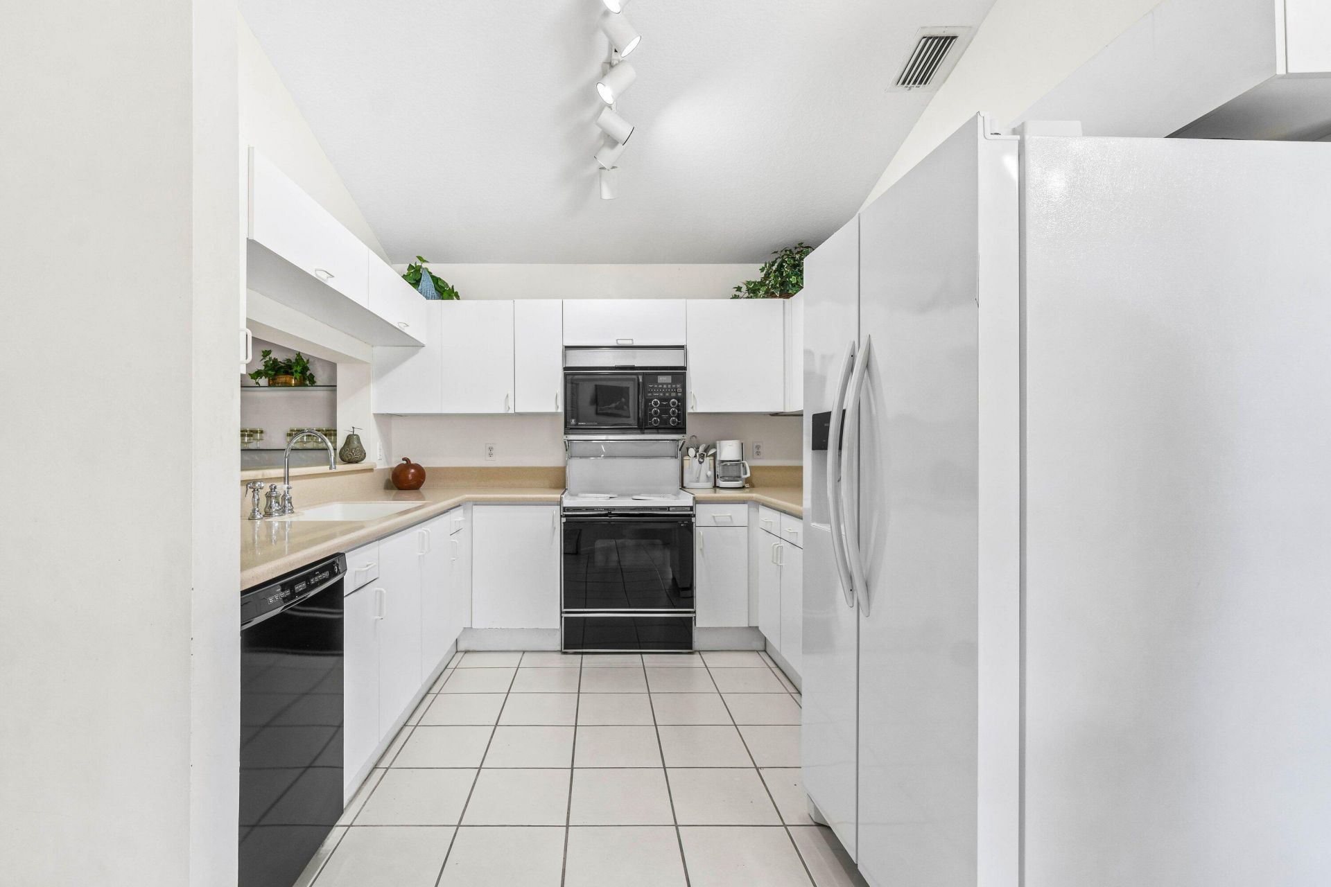 7401 Hearth Stone Avenue, Boynton Beach, FL 33472 Photo