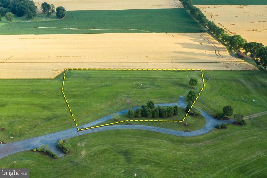 102 JAMESFIELD PLACE, MANHEIM, PA 17545