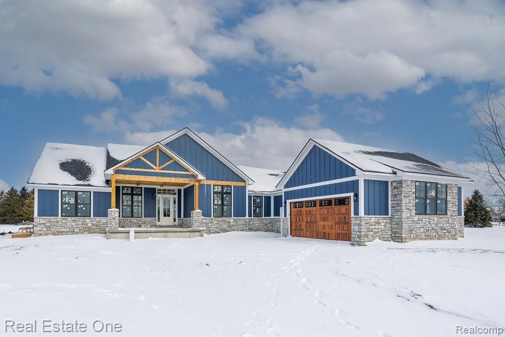 1904 Sandy Shores Drive, Oxford Township, MI 48371 Main Photo