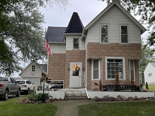 307 Oak Avenue, Charter Oak, IA 51439