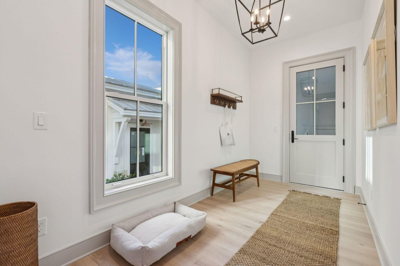 519 Helmsman Street Photo 10