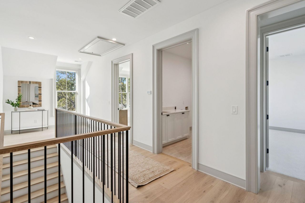 519 Helmsman Street Photo 14