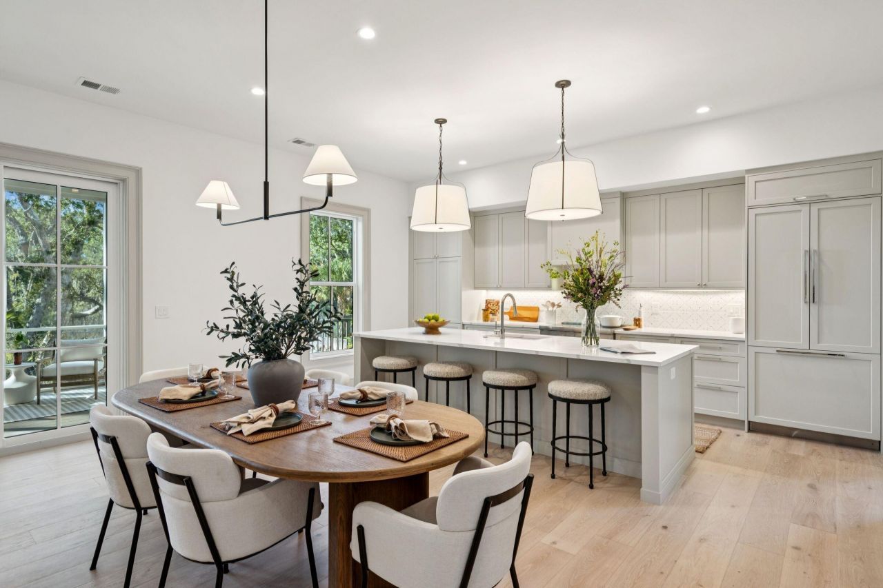 519 Helmsman Street Photo 6