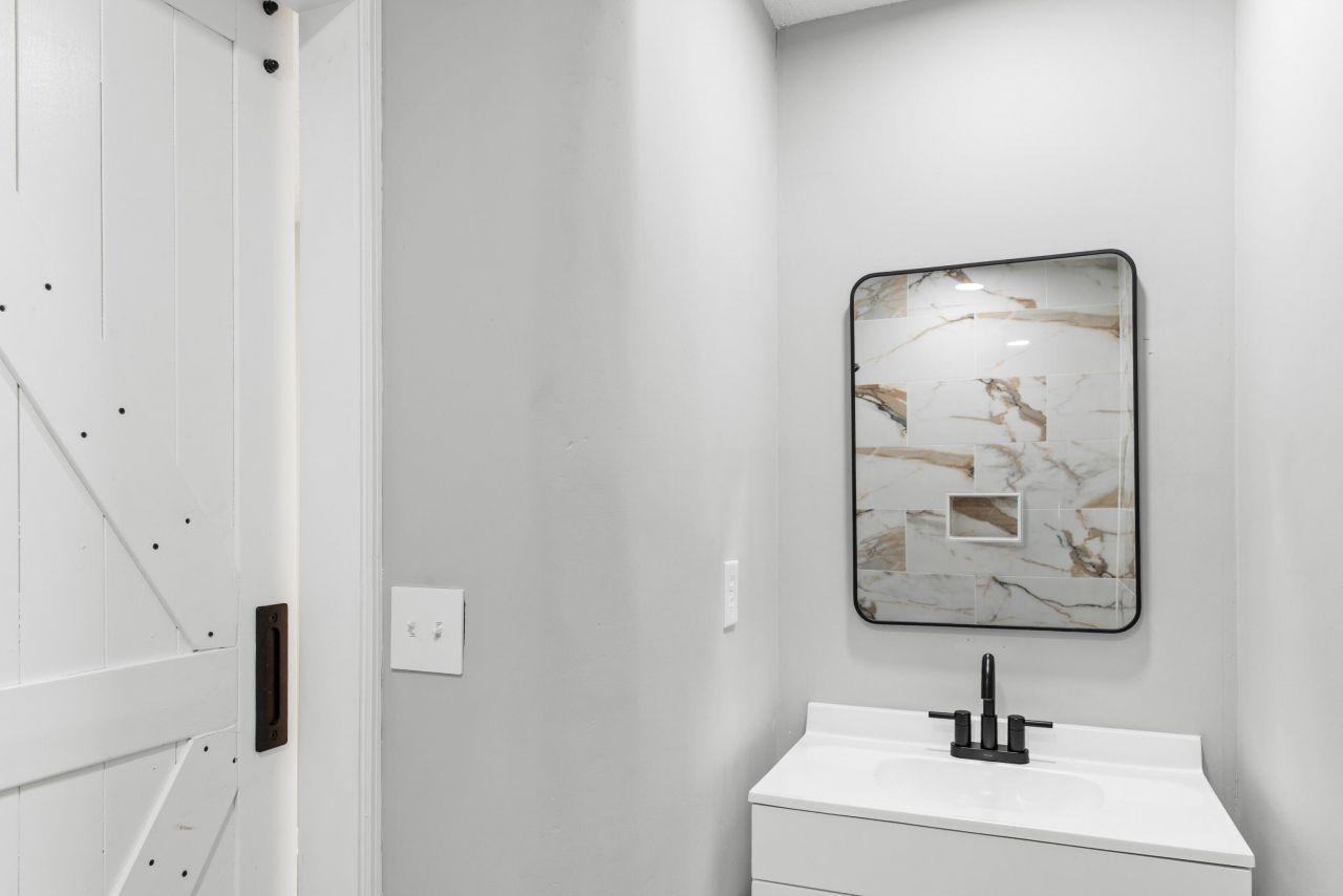 1825 Atlantic Ave Photo 17