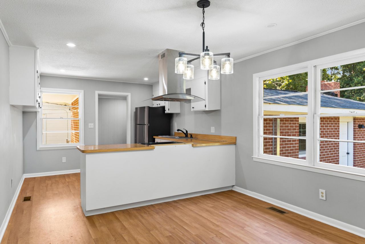 1825 Atlantic Ave Photo 4