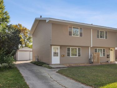 1220 20th Street N, Moorhead, MN 56560