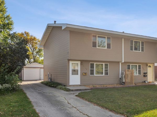 1220 20th Street N, Moorhead, MN 56560
