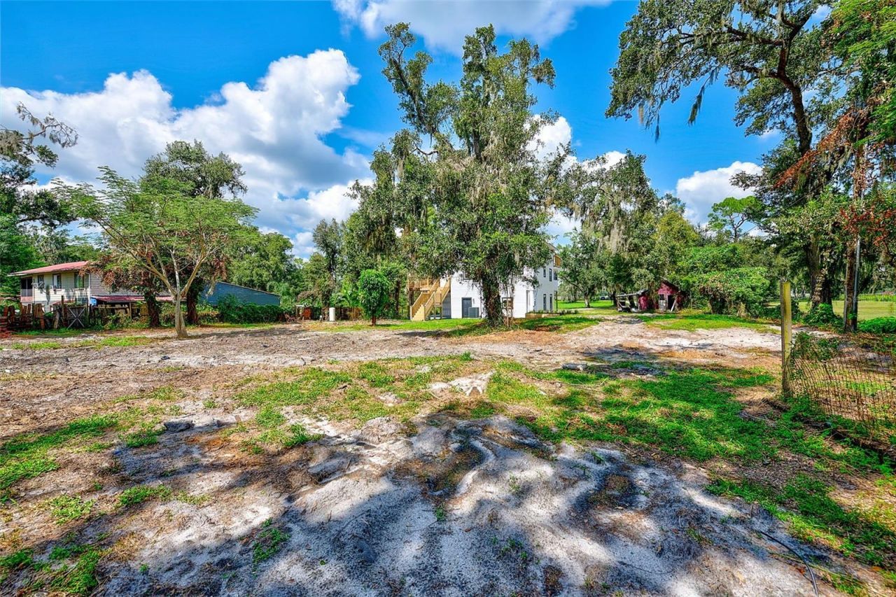 2003 W Sam Allen Road, Plant City, FL 33565 Photo