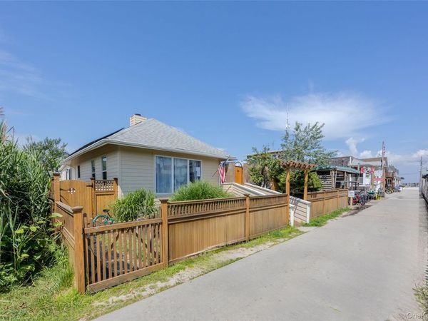 485 Bayberry Walk, Ocean Beach, NY 11770