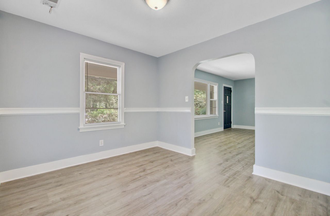 140 Weeks Avenue Photo 10