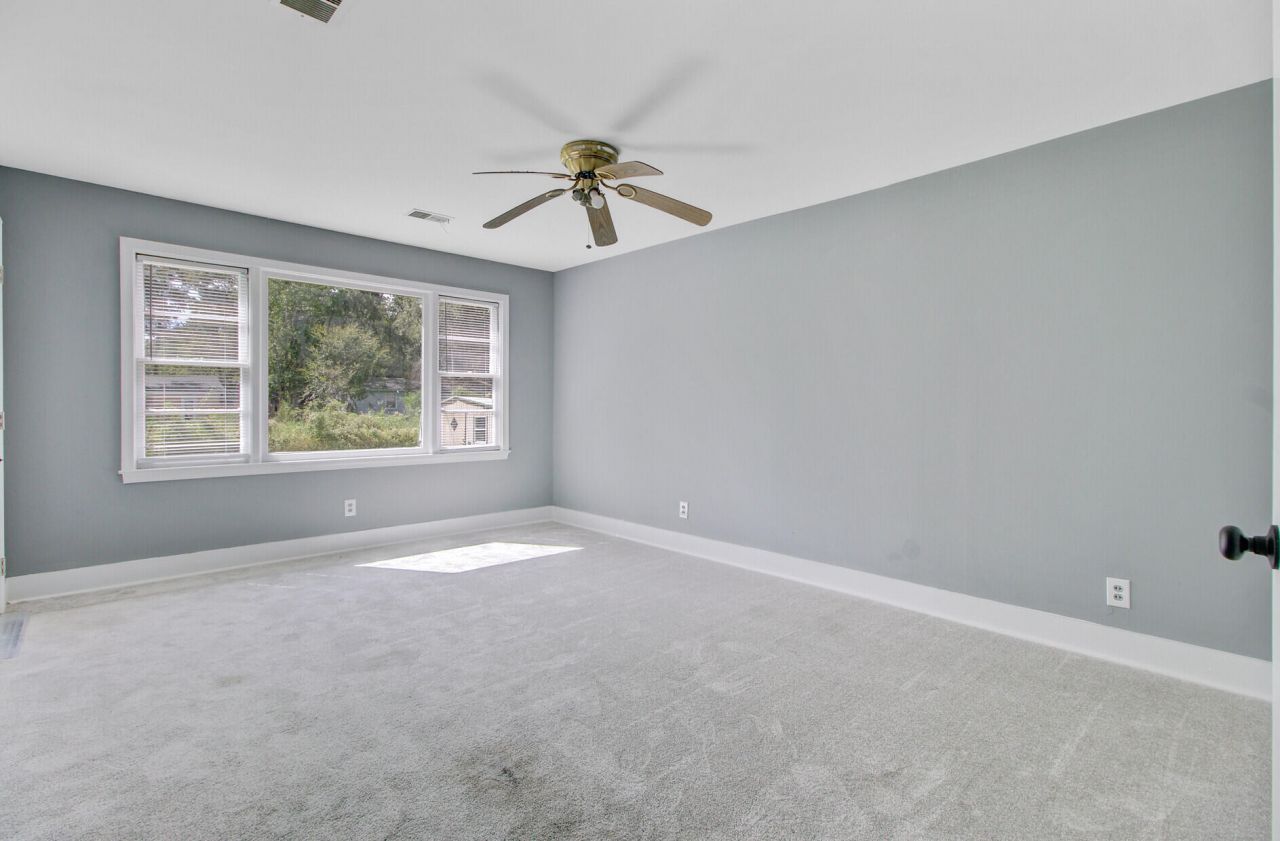 140 Weeks Avenue Photo 14