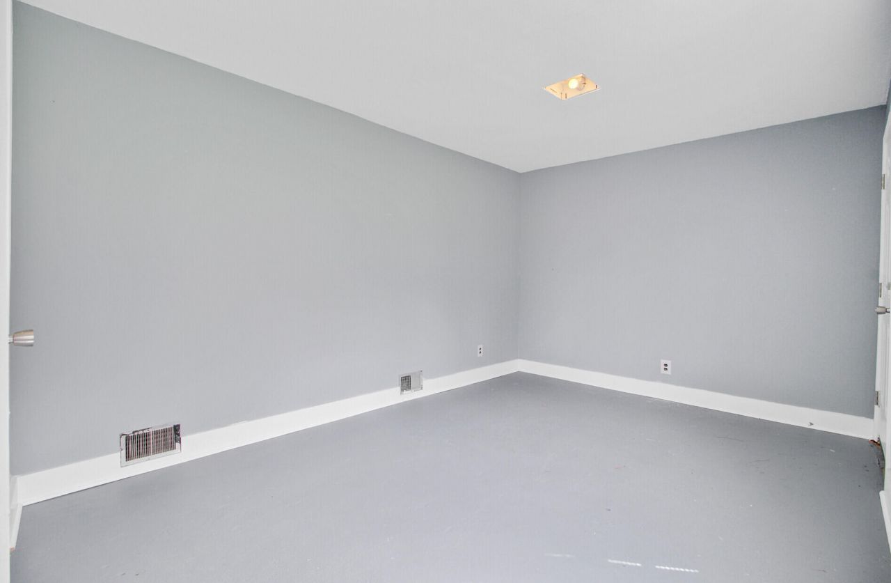 140 Weeks Avenue Photo 16