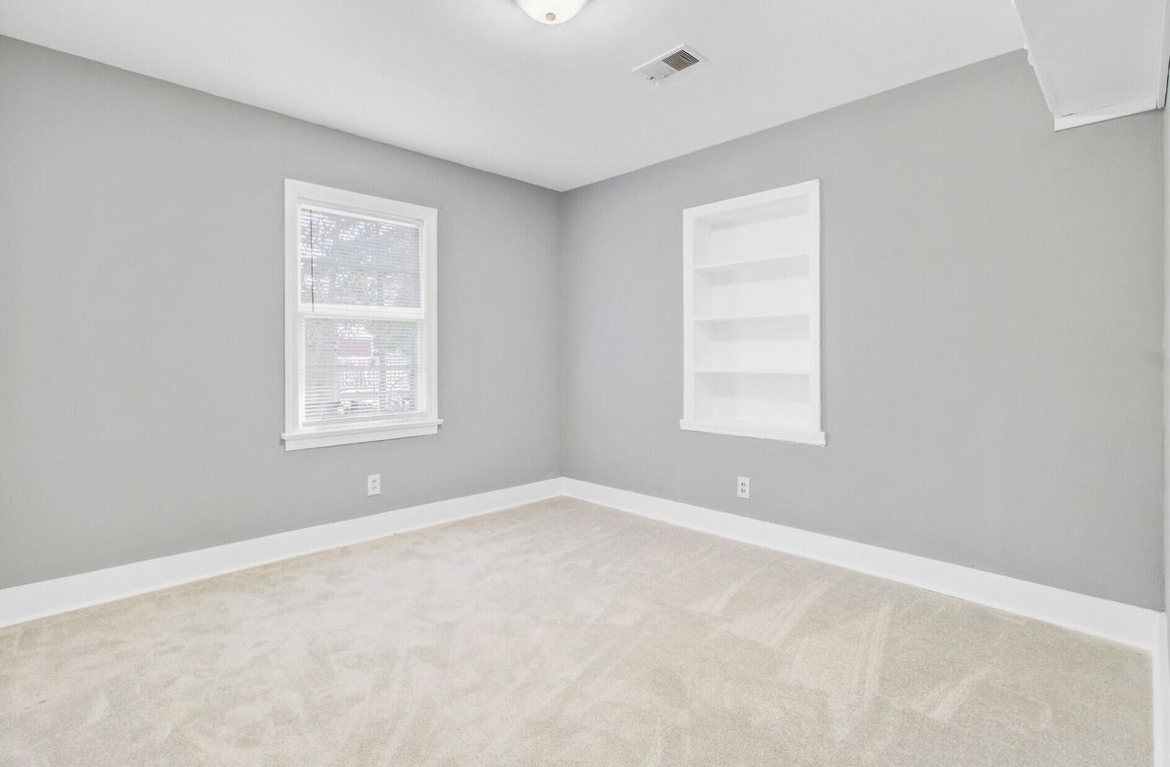 140 Weeks Avenue Photo 18