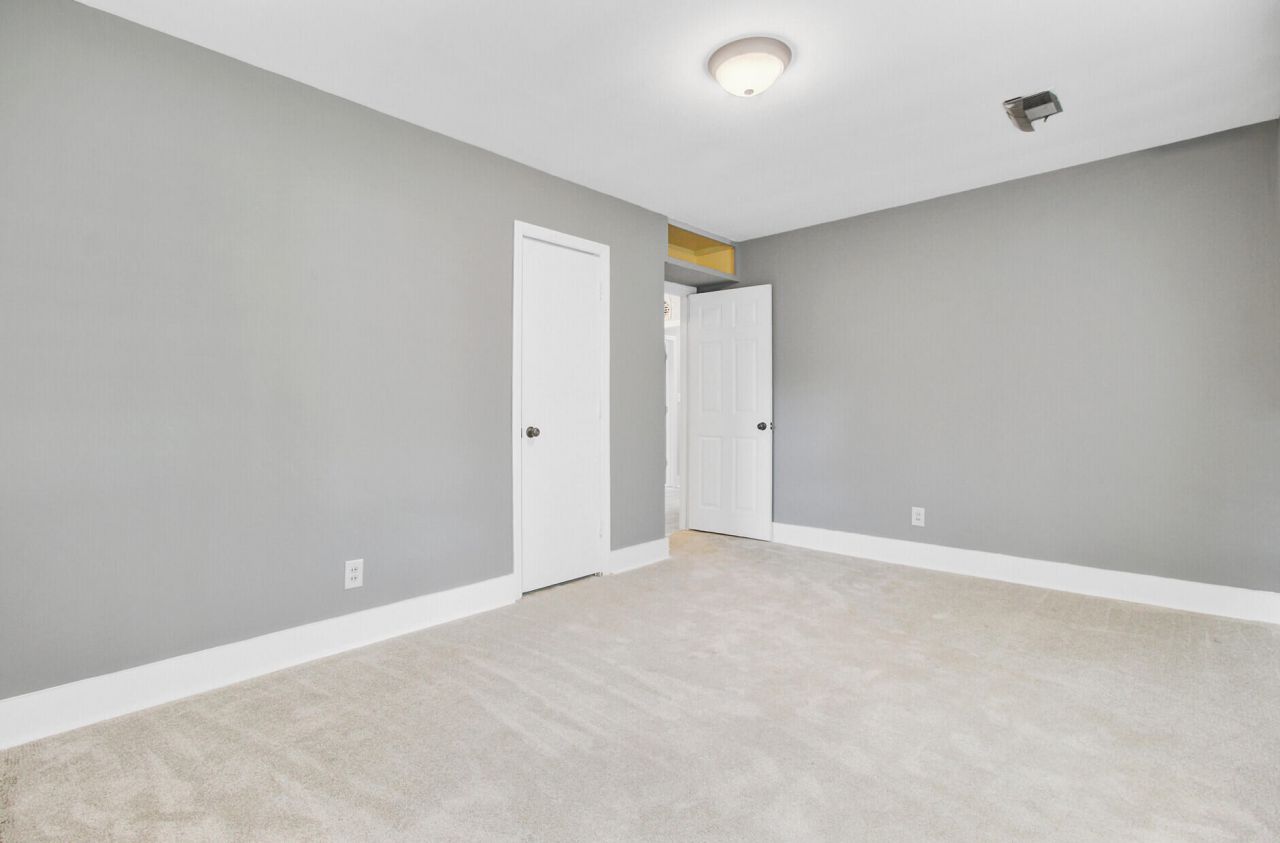 140 Weeks Avenue Photo 22