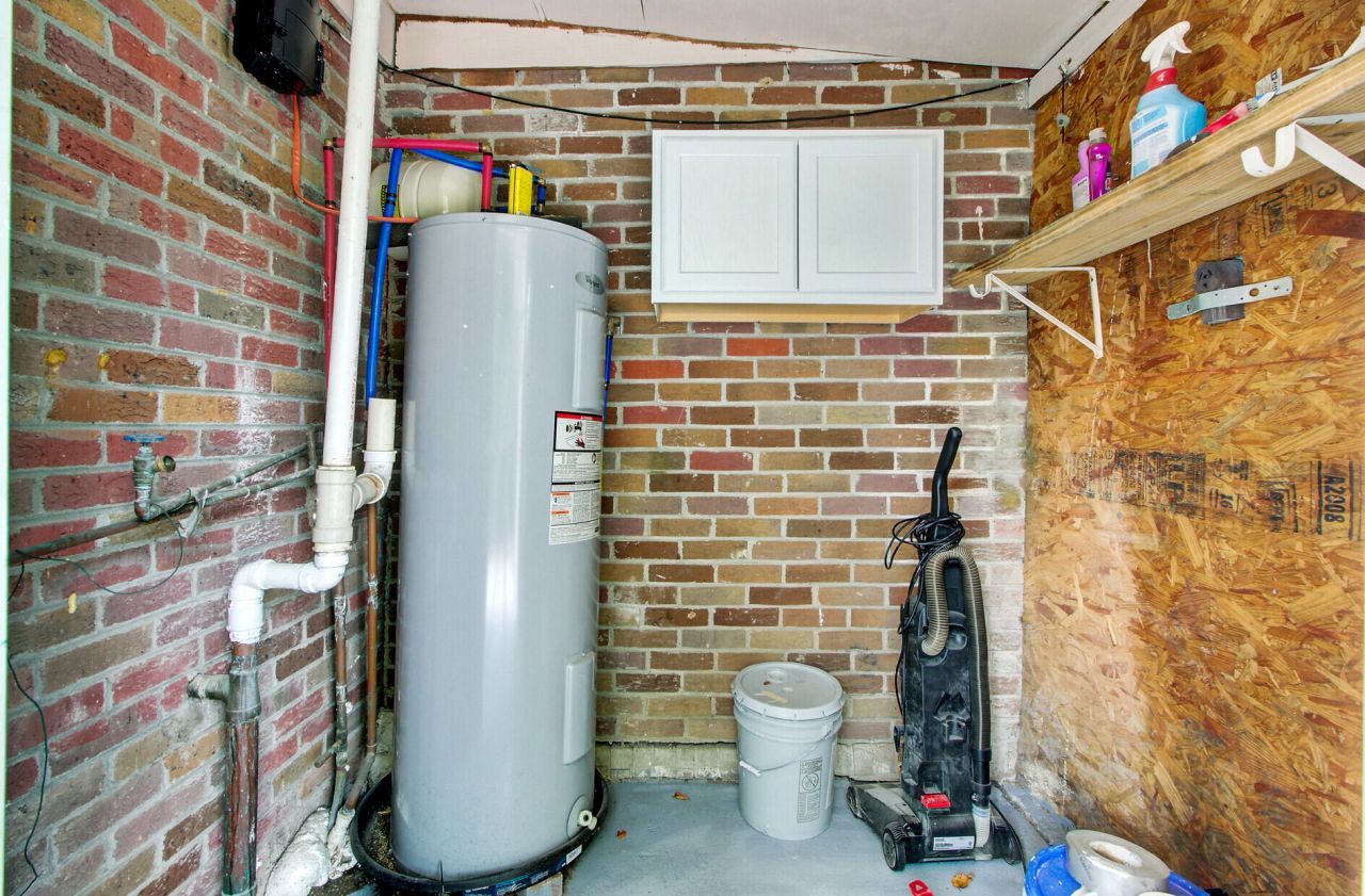 140 Weeks Avenue Photo 23