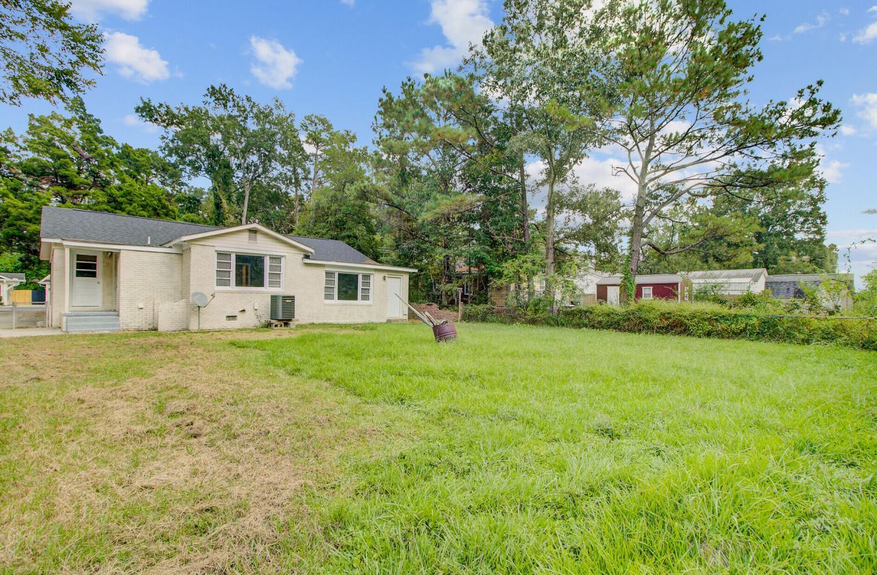 140 Weeks Avenue Photo 27