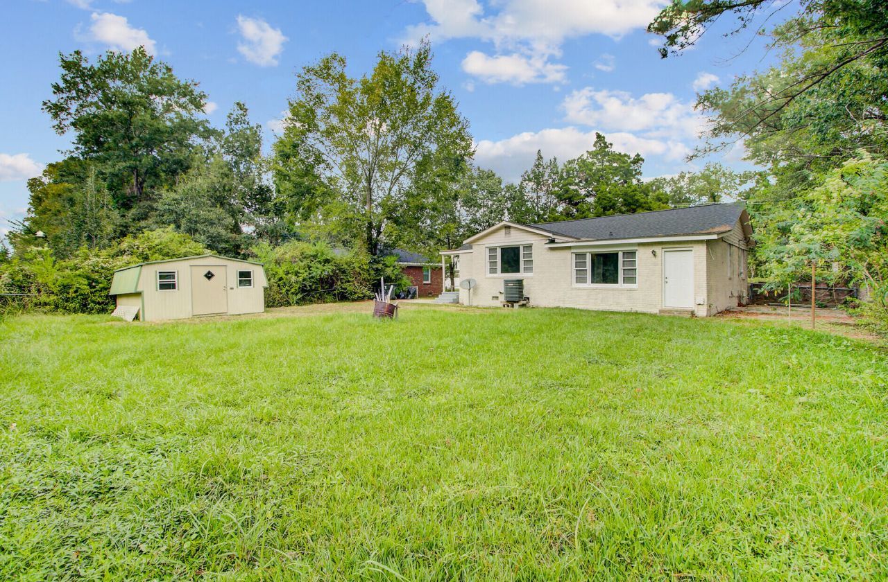 140 Weeks Avenue Photo 28