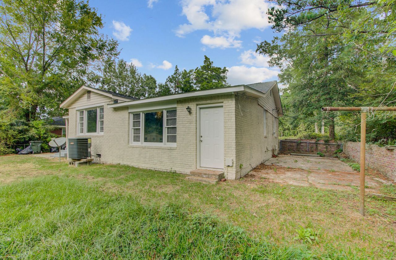 140 Weeks Avenue Photo 29