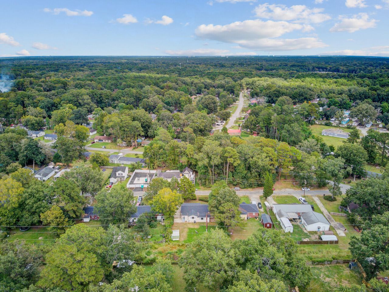 140 Weeks Avenue Photo 34