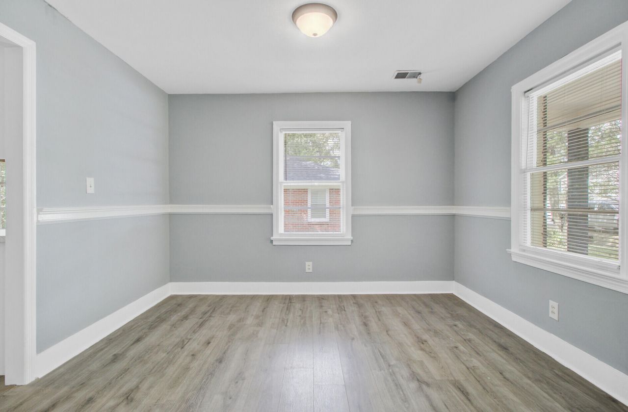 140 Weeks Avenue Photo 9