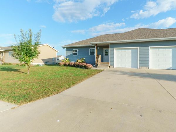 931 CAMPBELL ST, No. Sioux City, SD 57049