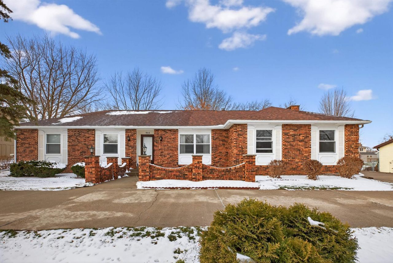 502 Oak Park Boulevard, Cedar Falls, IA 50613 Main Photo