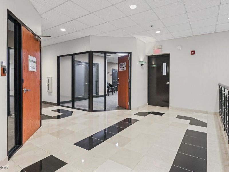 822 Kumho Drive, Unit 201, Fairlawn, OH 44333 Photo 2