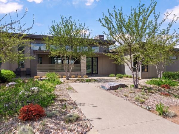61785 Hosmer Lake Drive, Bend, OR 97702