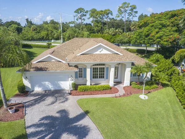 305 Bourdeaux Drive SW, Vero Beach, FL 32968
