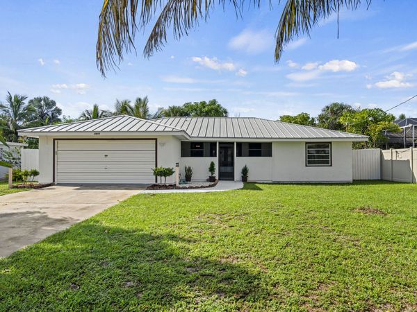 1915 Eucalyptus Avenue, Fort Pierce, FL 34949