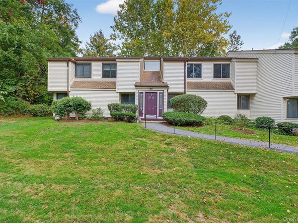 45 Jefferson Oval, Unit D, Yorktown Heights, NY 10598