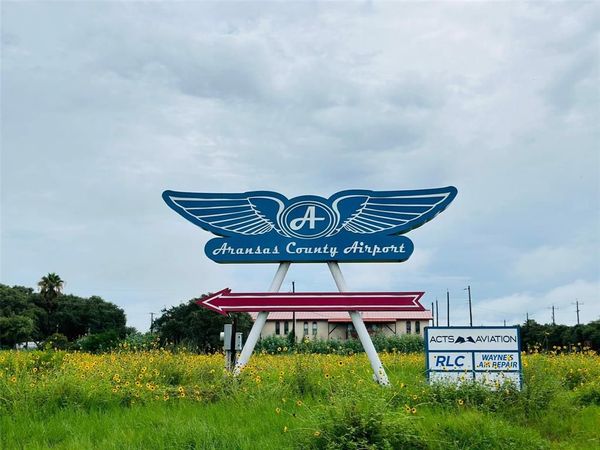 321 John D Wendell Road, Rockport, TX 78382