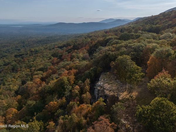 326 Raycliffe Drive, Woodstock, NY 12498