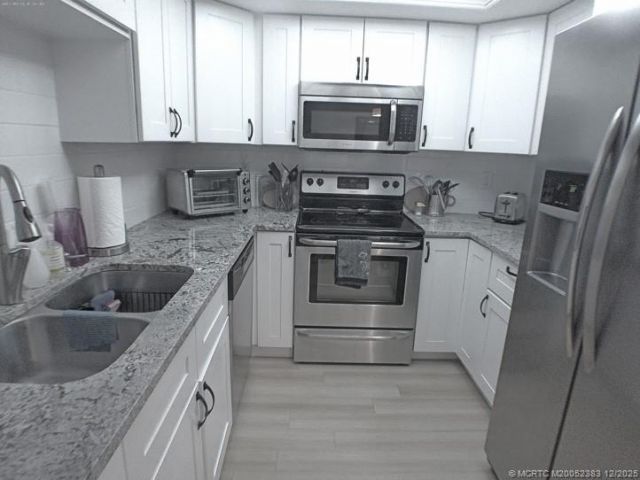 421 SW South River Drive, Unit 204, Stuart, FL 34997 Photo