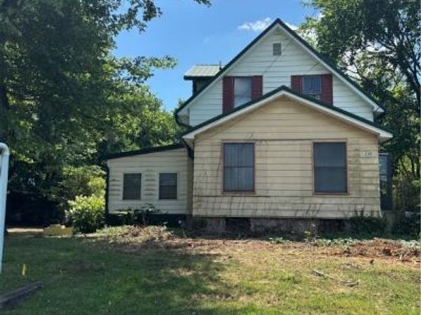 235 E Western Reserve Road, Poland, OH 44514