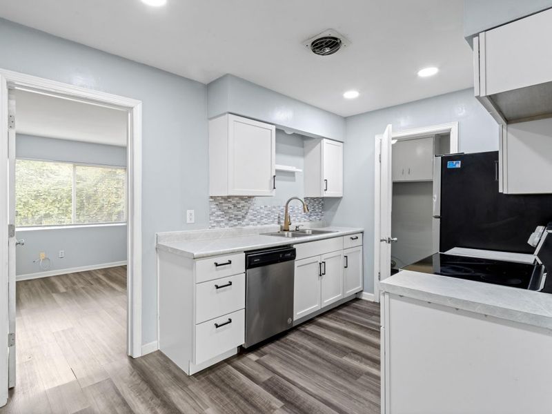 73 N Everett Avenue, Columbus, OH 43213 Photo 2