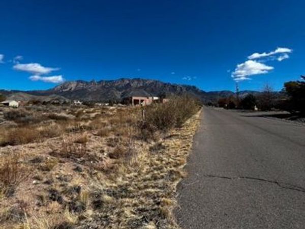 OAKLAND Avenue NE, Albuquerque, NM 87122