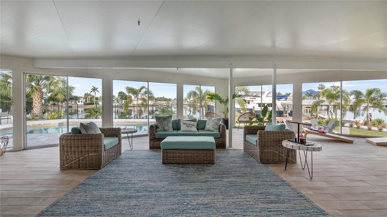 102 East Circle, New Smyrna Beach, FL 32169 Photo