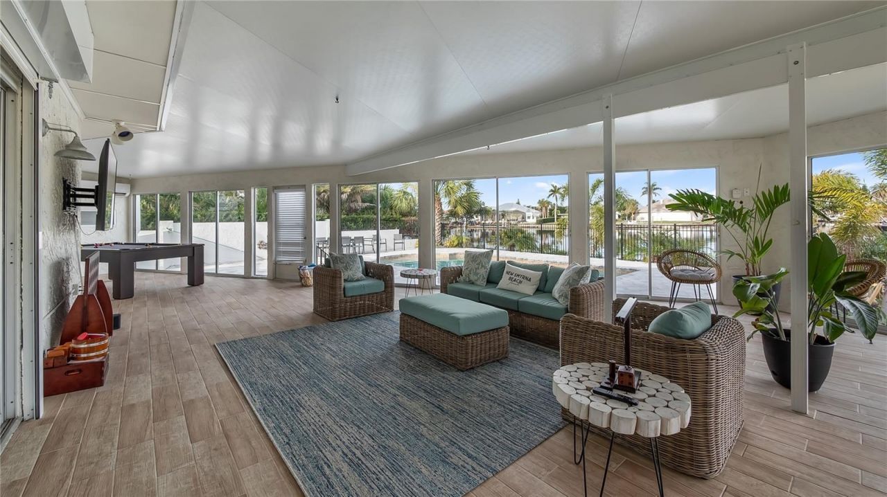 102 East Circle, New Smyrna Beach, FL 32169 Photo