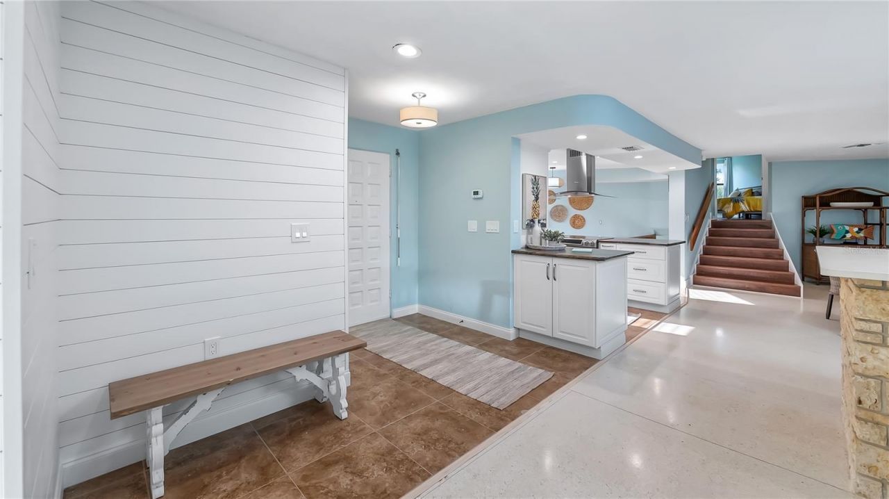 102 East Circle, New Smyrna Beach, FL 32169 Photo